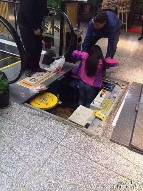 电梯打电话吃瓜,揭秘隐秘空间里的“吃瓜”现象