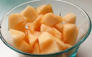 吃哈密瓜喉咙发红,揭秘喉咙发红之谜